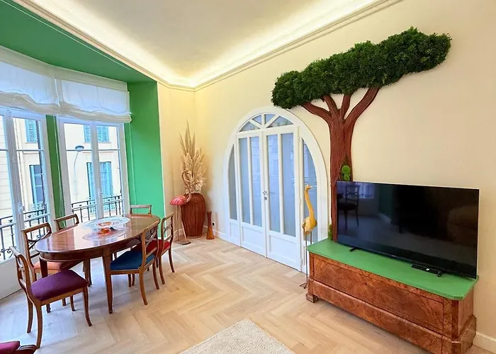 Maison Soleil - 3 Bedrooms And 2 Baths In Μεντόν