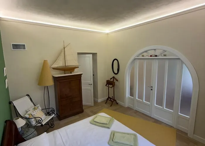 Maison Soleil - 3 Bedrooms And 2 Baths In Μεντόν